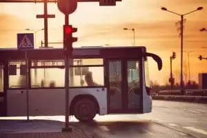 ¿Puedo recuperar daños como pasajero en un accidente de autobús de la MTA?