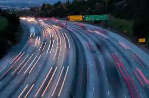 14 de octubre Accidente de autobús en 405 Freeway y Nordhoff resulta en 25 personas que van al hospital