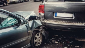 ¿Cómo investigan los accidentes automovilísticos los agentes de seguros?