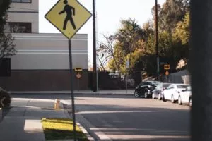 Exposition Park, CA – Accidente peatonal fatal en Normandie Ave cerca de W 36th St