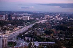 Los Feliz, CA – Accidente de 3 autos lesiona a 5 en Western Ave cerca de Franklin Ave