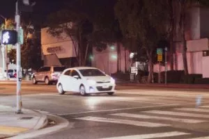 Tustin, CA – Accidente de peatón hiere a uno en Barranca Pkwy cerca de Aston St